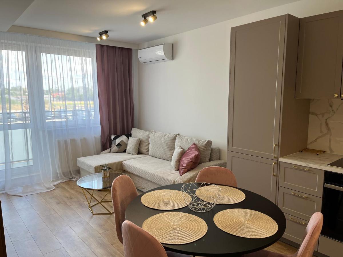 30 Apartment *